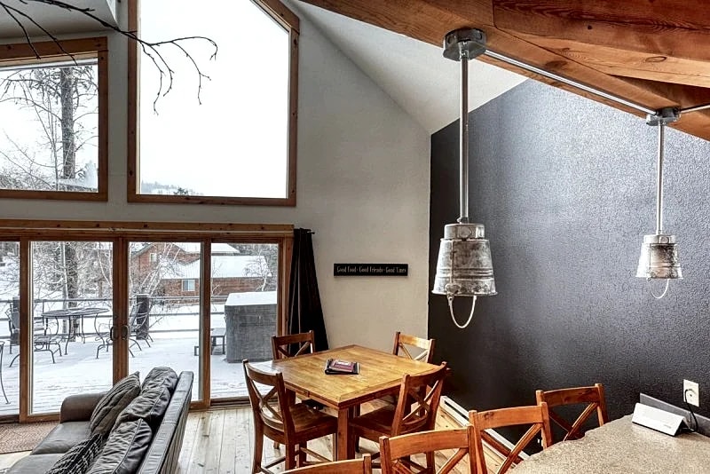 Divided Sky Cabin: 3 Bed, 2 Bath in Lead, South Dakota, United States — photo 5