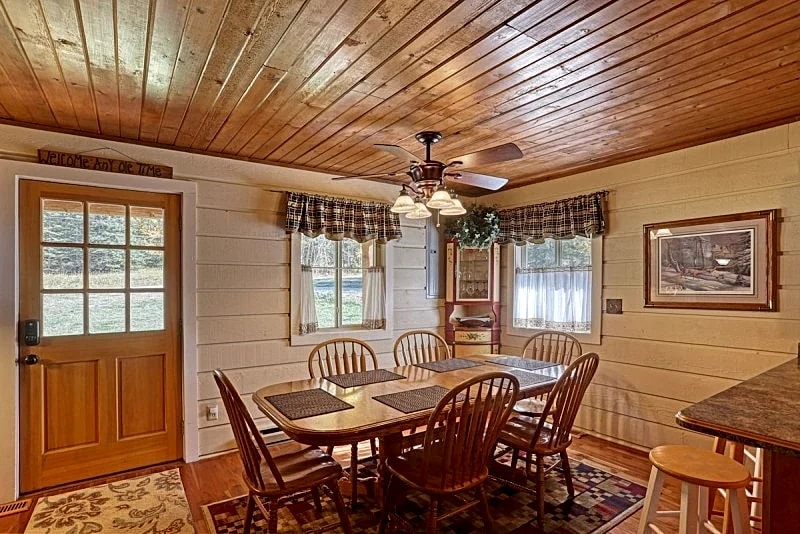 Creekside Cabin - Garage | 3 Bed, 2 Bath - Lawrence County in Lead, South Dakota, United States — photo 5