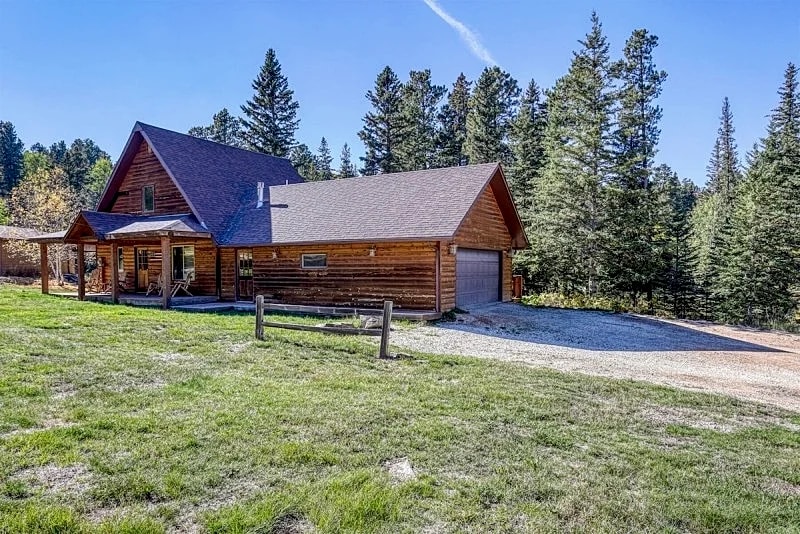 Creekside Cabin - Garage | 3 Bed, 2 Bath - Lawrence County in Lead, South Dakota, United States — photo 4