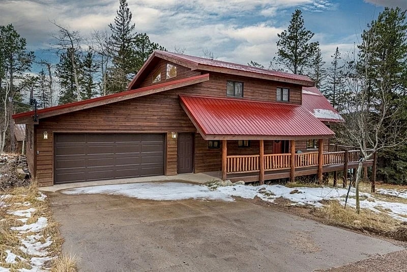 Deep Snow Lodge | 5 Bdrm w/Hot Tub & Game Room in Lead, South Dakota, United States — photo 2
