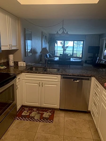 Oceanfront Condo at Sanddollar #B-202 - Panoramic View of Ocean - 3 Bedroom in Sanibel, Florida, United States — photo 5