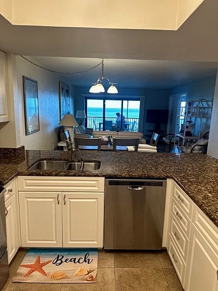 Oceanfront Condo at Sanddollar #B-202 - Panoramic View of Ocean - 3 Bedroom in Sanibel, Florida, United States — photo 4