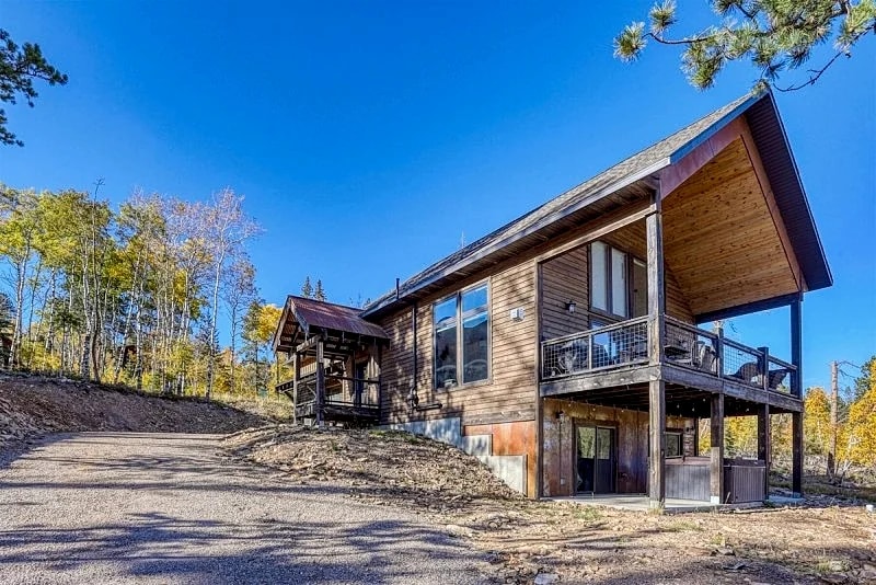 Wernski Lodge - stunning views! Private hot tub and wifi in Lead, South Dakota, United States — photo 2