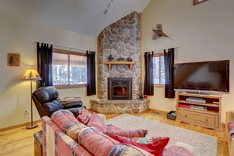 Four Seasons Retreat | 3 Bed, 2 Bath in Lead, South Dakota, United States — photo 4