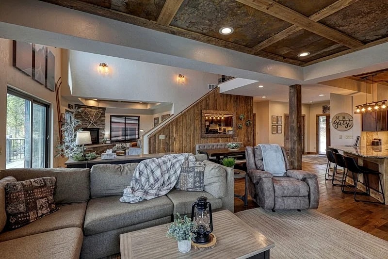 The Nitz Carlton - Pet friendly, Game room, 2 hot tubs, Amazing views! in Lead, South Dakota, United States — photo 3