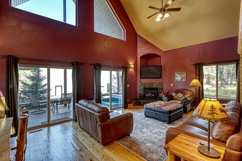 Red Antelope | 5 Bed, 3 Bath in Lead, South Dakota, United States — photo 2
