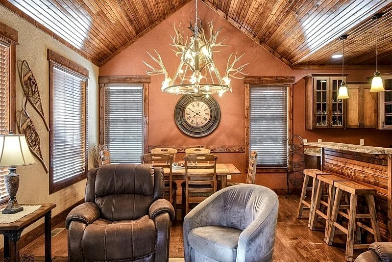 Antelope Acres | 5 Bed, 3 Bath