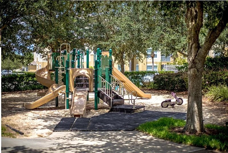 Steps to Disney in Top Rated Gated Resort, Beautiful 3BR Luxury Condo, Free Wifi in Kissimmee, Florida, United States — photo 4