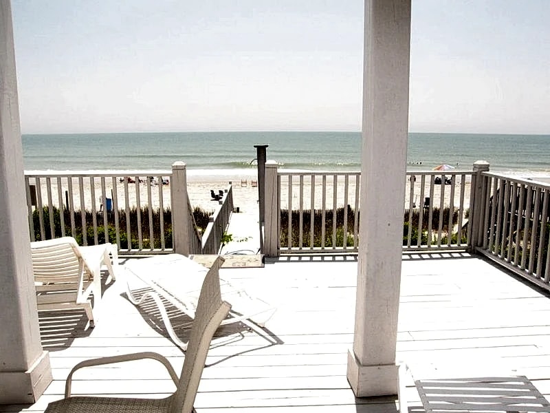 Ocean Front House in Garden City Beach/South of Myrtle Beach in Murrells Inlet, South Carolina, United States — photo 2