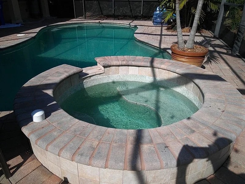 Mini-mansion ... Downtown Where the Action is & walk to Beach in Naples, Florida, United States — photo 4