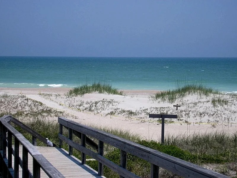 Oceanfront Condo, 2 King Master Suites, WiFi, HDTV, Pools, Tennis, Gated Resort in Fernandina Beach, Florida, United States — photo 3