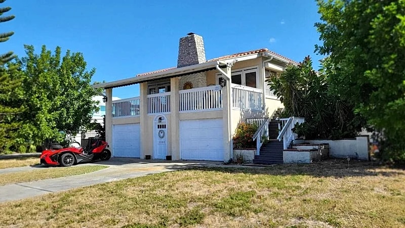 Spacious Beach House Unit, Beautifully Furnished 2 Bed 2Bath./2Min.Walk To Beach in Indian Rocks Beach, Florida, United States — photo 4