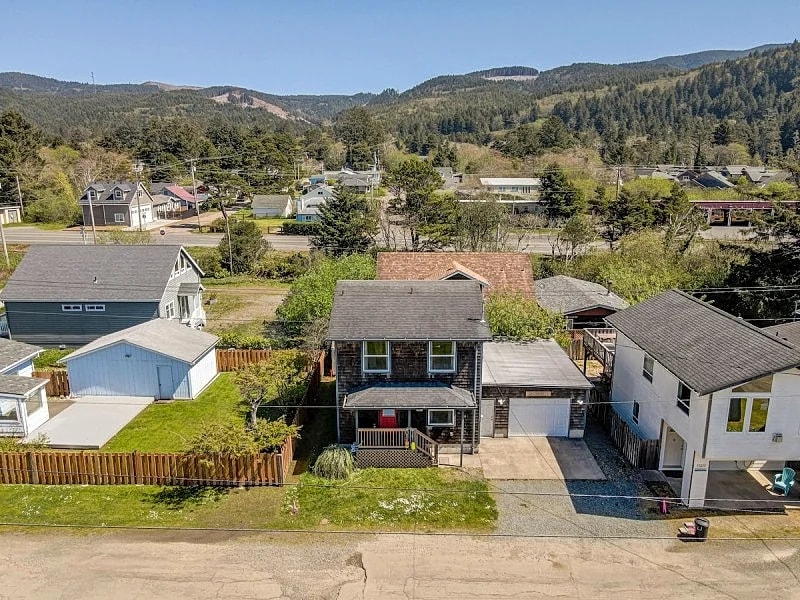 Twin Tides, ~ Steps to Beach! Pool Table & Grill. 3bdr Sleeps 8 + 3 Kids
