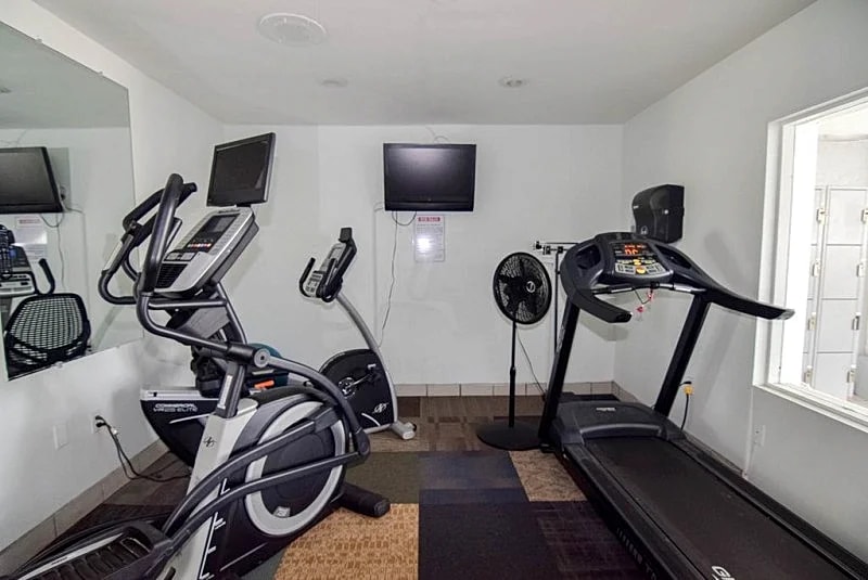 WATERFRONT -Madeira Beach Yacht Club 2 BR 1 Bath Condo, on Florida- Intercoastal in Madeira Beach, Florida, United States — photo 4