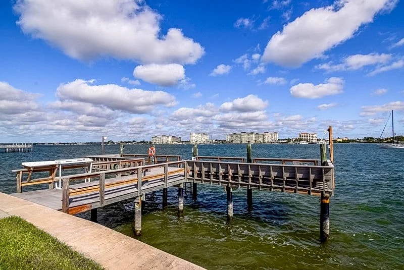 WATERFRONT -Madeira Beach Yacht Club 2 BR 1 Bath Condo, on Florida- Intercoastal in Madeira Beach, Florida, United States — photo 3