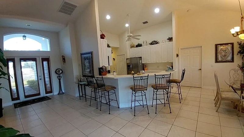 Villa with salt water pool & boatdock, direct access to the sea and boat (option) in Cape Coral, Florida, United States — photo 4