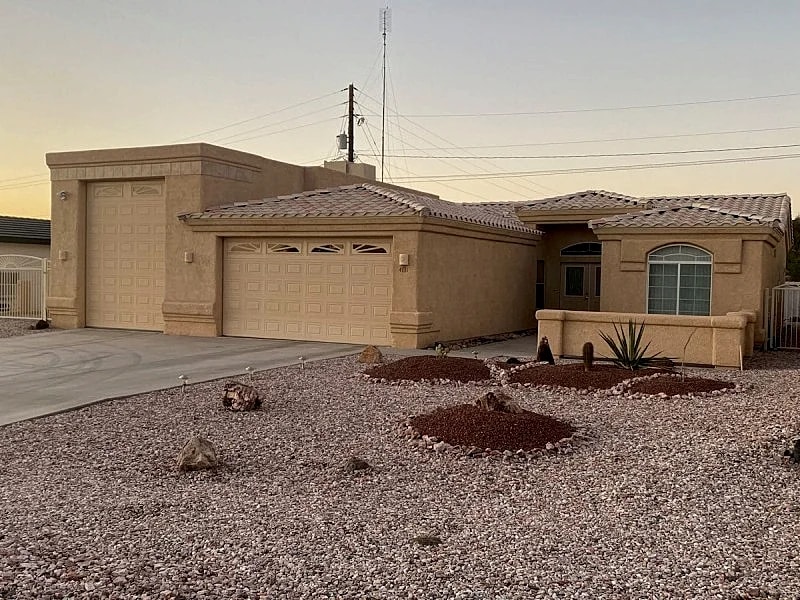 Quiet 3 Bd Plus Den 2 Ba Home w/2 Car Garage & Gated RV Parking in Lake Havasu City, Arizona, United States — photo 2