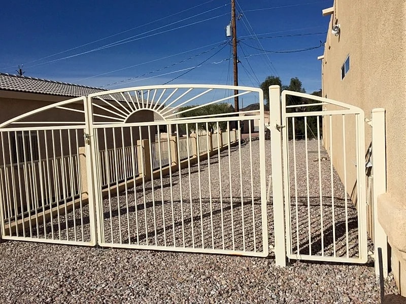 Quiet 3 Bd Plus Den 2 Ba Home w/2 Car Garage & Gated RV Parking in Lake Havasu City, Arizona, United States — photo 5