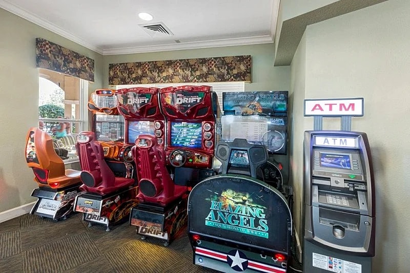 Upgraded pool home w/ game room & themed rooms @ Windsor Hills-5 mins to Disney! in Kissimmee, Florida, United States — photo 4