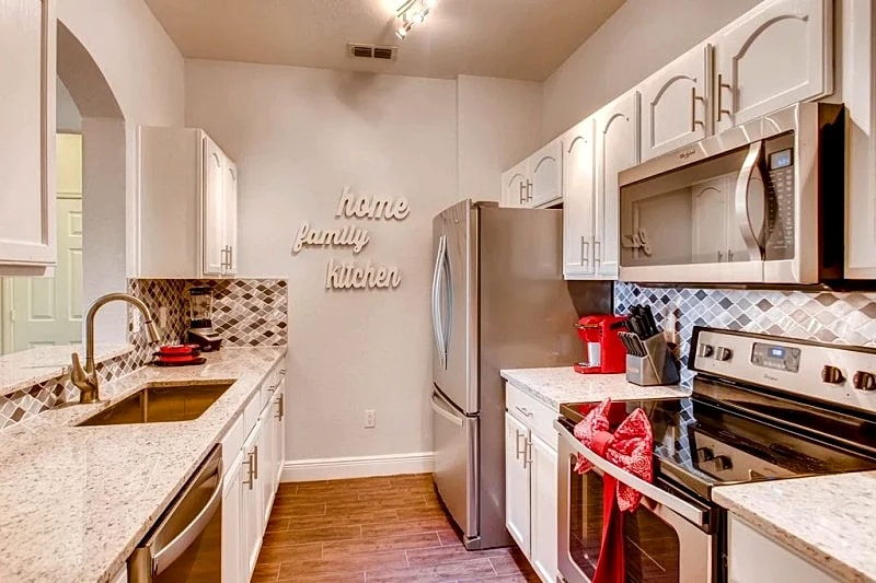 Mickey Mouse Cottage - Fully Upgraded Condo in Windsor Hills. 2 Miles to Disney! in Kissimmee, Florida, United States — photo 5