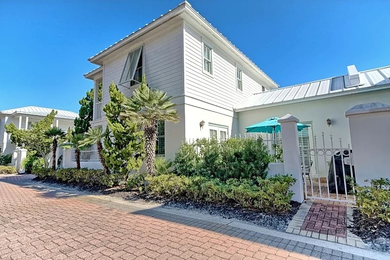 Gated, 80steps to beach & pool, Short stroll to Rosemary Square in Alys Beach, Florida, United States — photo 5