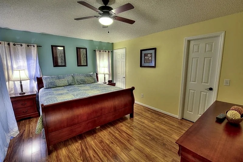 Mickey's Family Bungalow - South Pool/Spa, Gated Community, Pinball Machines! in Kissimmee, Florida, United States — photo 5