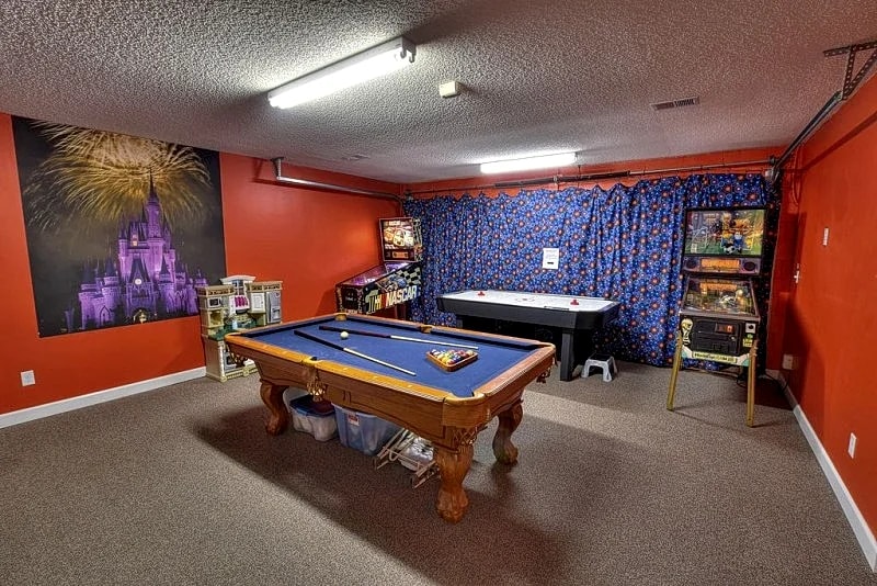 Mickey's Family Bungalow - South Pool/Spa, Gated Community, Pinball Machines! in Kissimmee, Florida, United States — photo 3