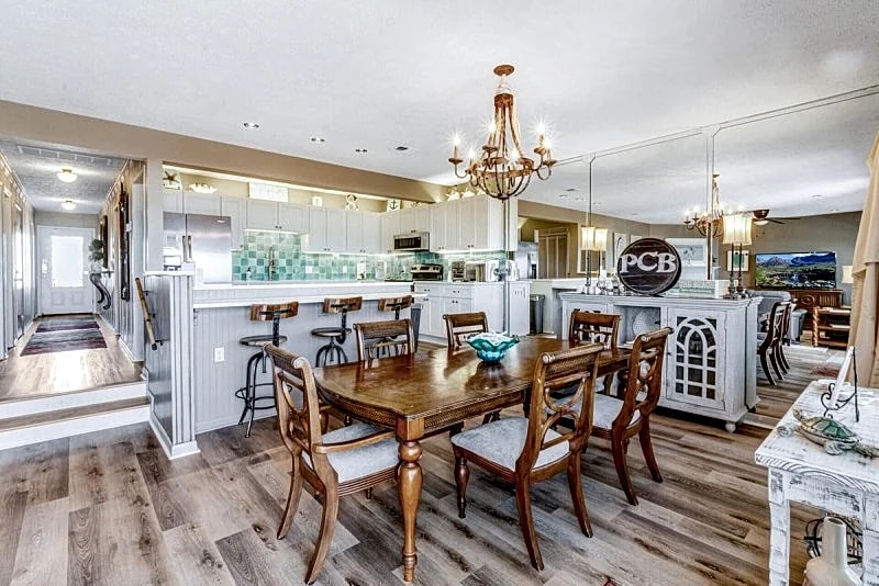 Oceanfront, 1st Floor (Lower), Fully-Updated, Luxurious 3-BR, 3-Bath Condominium in Panama City Beach, Florida, United States — photo 4