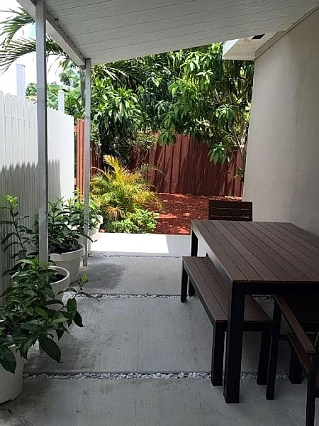 Gables Cute Cottage Barbecue and Private Garden. in Miami, Florida, United States — photo 4