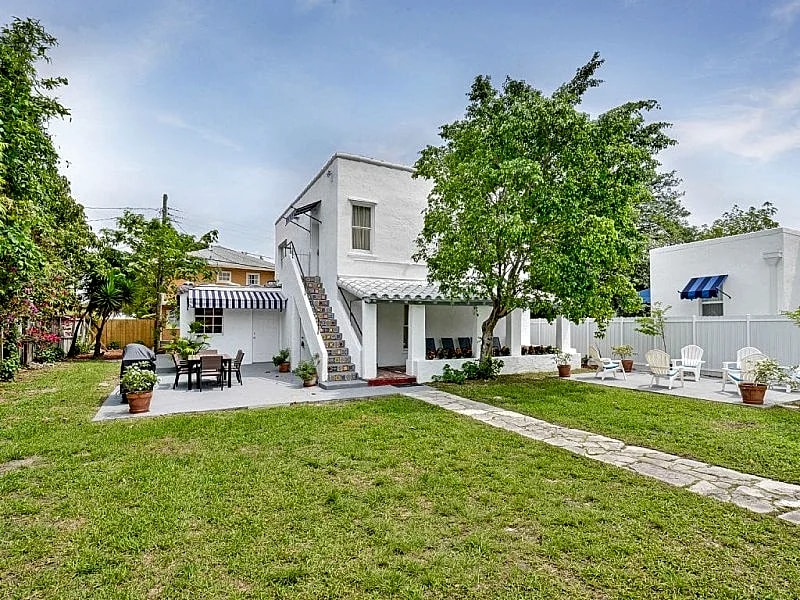 Meditrranean Style Impecable and centrally located Cottage in Miami, Florida, United States — photo 3