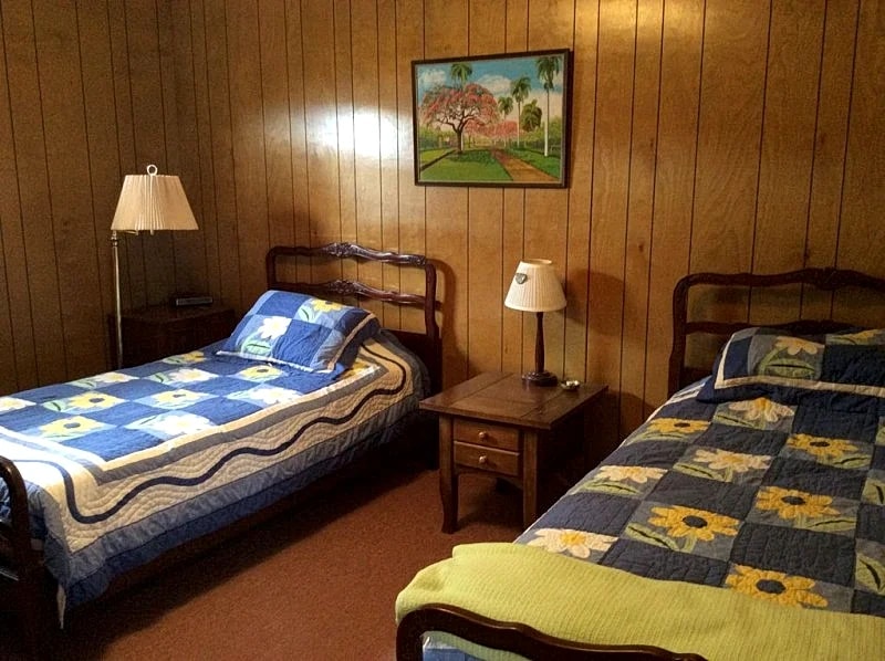SMI79Wf - Vintage waterfront home on Winnipesaukee in Laconia, New Hampshire, United States — photo 5