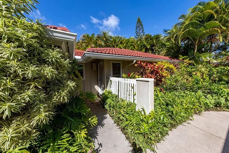 Loke Lani+Guest House by Destination Kauai - Luxury Home, Private Pool, A/C, Poipu Kai in Koloa, Hawaii, United States — photo 3