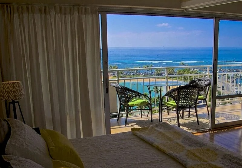 1224 · Ilikai Collection # 3. Luxury Condo & Beach Views! in Honolulu, Hawaii, United States — photo 4
