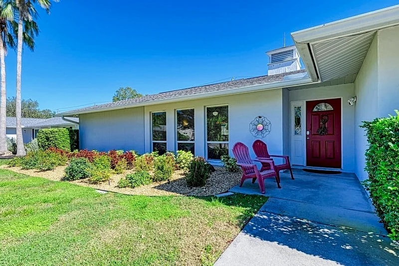 Your Dream Pool Home in Sarasota: #1 Siesta Key Beach a short drive in Sarasota, Florida, United States — photo 5