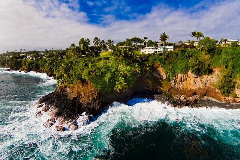 Stunning, majestic, oceanfront location, with an unmatched view. Hilo 2 miles. in Hilo, Hawaii, United States — photo 3