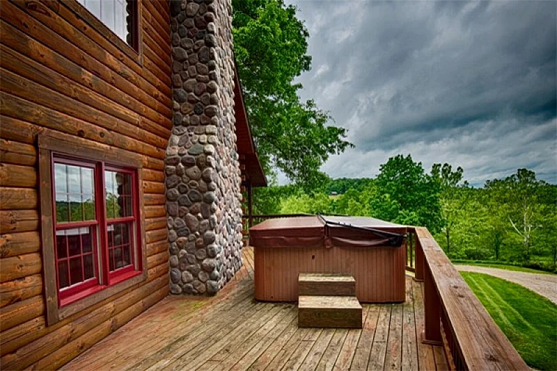 Conner Homestead Lodge in Hocking Hills in Logan, Ohio, United States — photo 4