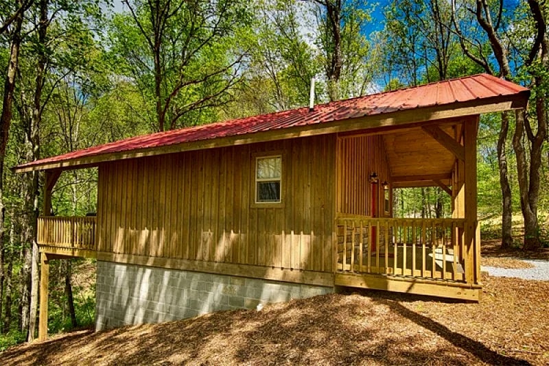 Conner Homestead Cabin in Hocking Hills in Logan, Ohio, United States — photo 2