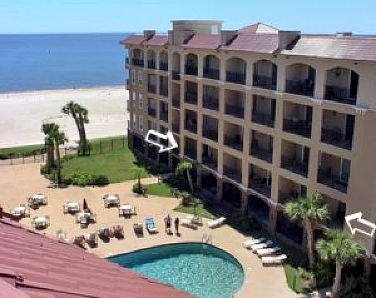 Beachfront Condominium Vacation Rental, Inn by the Sea Unit 213 in Pass Christian, Mississippi, United States — photo 3
