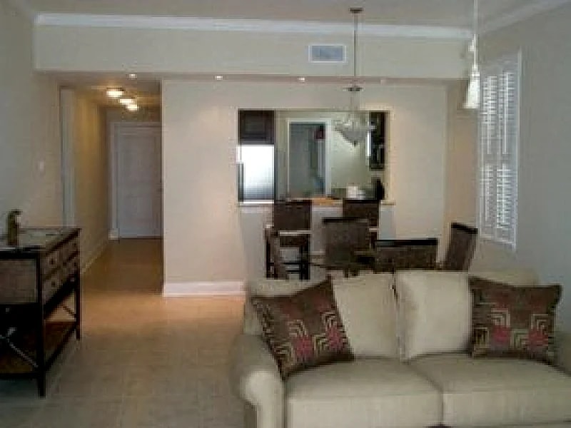 Beachfront Condominium Vacation Rental, Inn by the Sea Unit 213 in Pass Christian, Mississippi, United States — photo 4