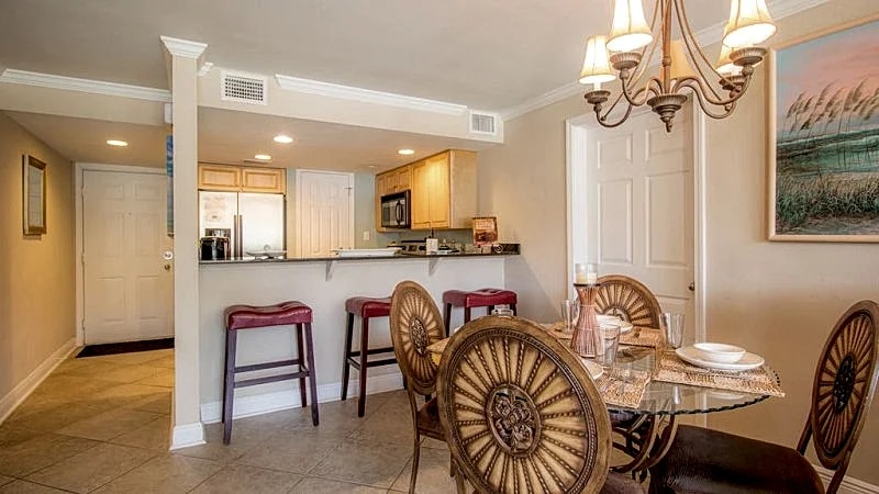 Sunshine On My Mind! Biloxi Beach-- That's A Sign! 2 Bedroom/2 Bath-Sleeps 6! in Biloxi, Mississippi, United States — photo 3