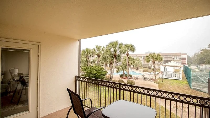Pretty Condo, Newly Decorated, Perfect for TDY & Beach Visitors! in Biloxi, Mississippi, United States — photo 4