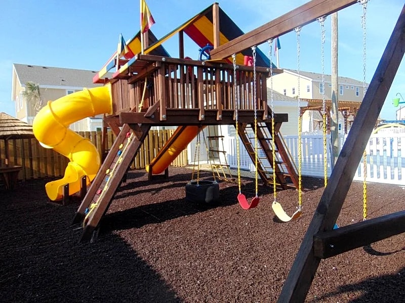 New 1b/1b condo for 6 (4ad.+2kids)! Heated pools! Steps from the BEACH! Netflix! in Corpus Christi, Texas, United States — photo 3