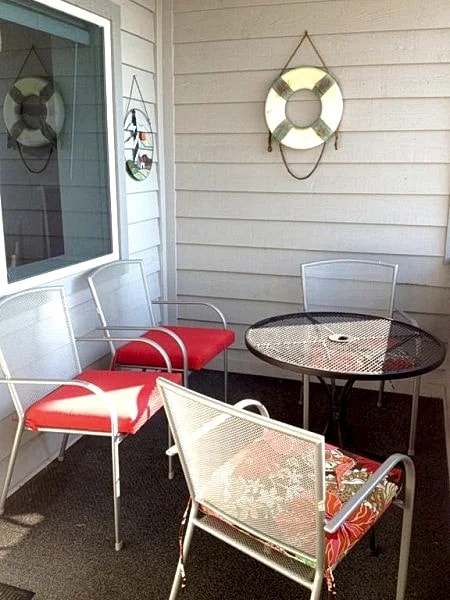 Modern/Industrial Beachfront Condo w 4 Noah's Ark wristbands, newly renovated in Wisconsin Dells, Wisconsin, United States — photo 3