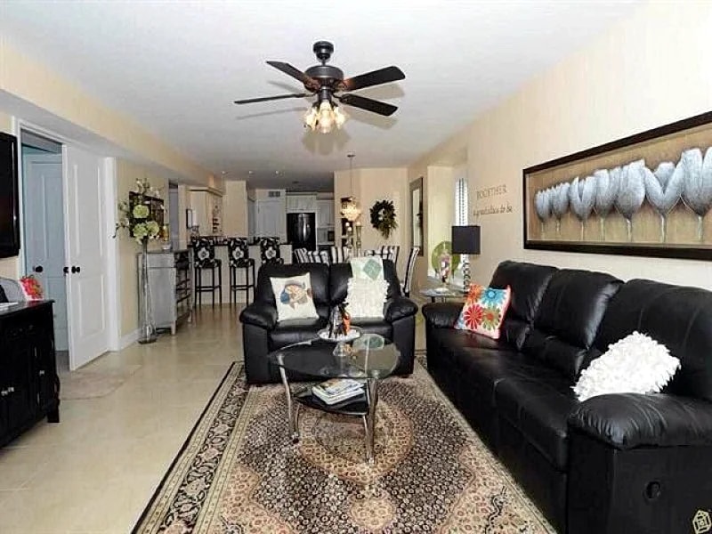 High-end, walk-out Beachfront Condo w/ 6 Noah's Ark wristbands, in/outdoor pools