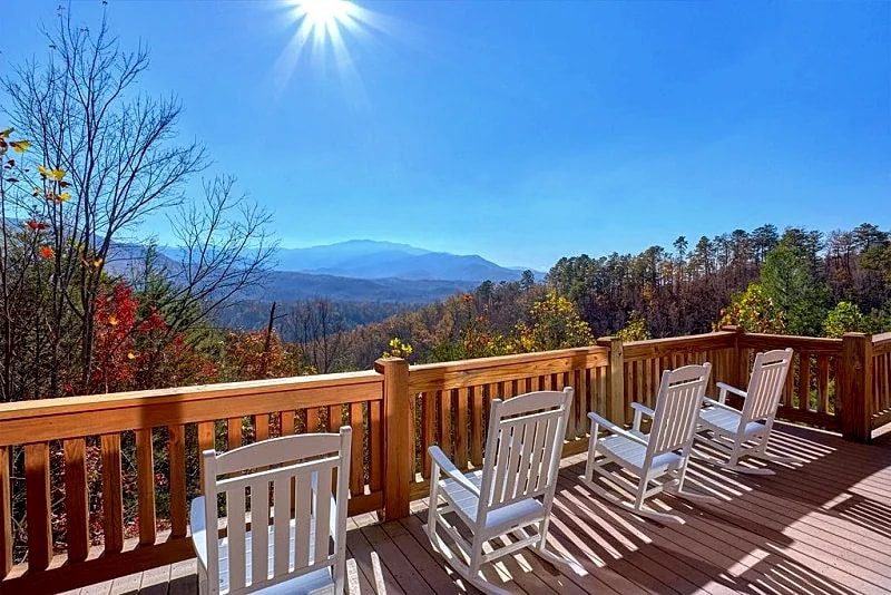 Buck & Bear Lodge - Spectacular Mtn views, Hot Tub, Arcade, great for families! in Gatlinburg, Tennessee, United States — photo 5