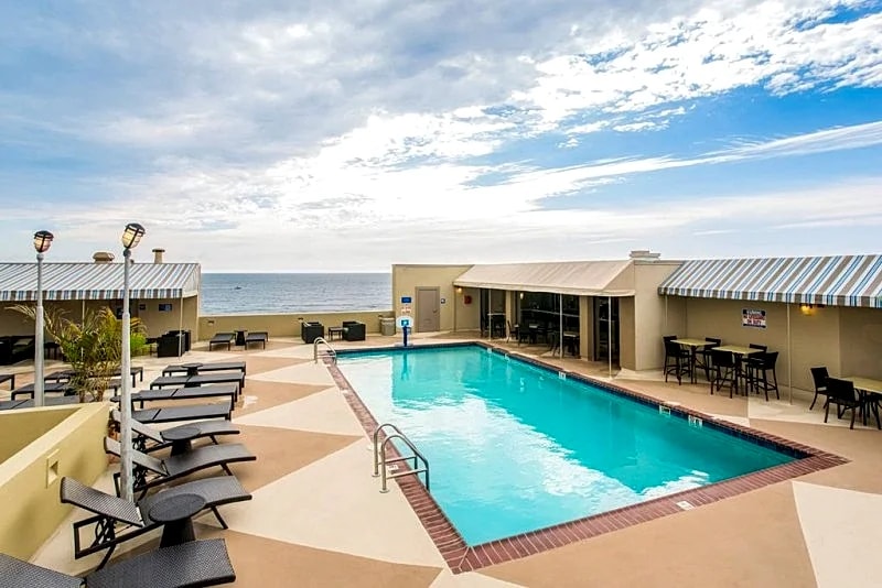 One of the Largest 1BR Units in Virginia Beach with Great Pools! in Virginia Beach, Virginia, United States — photo 3