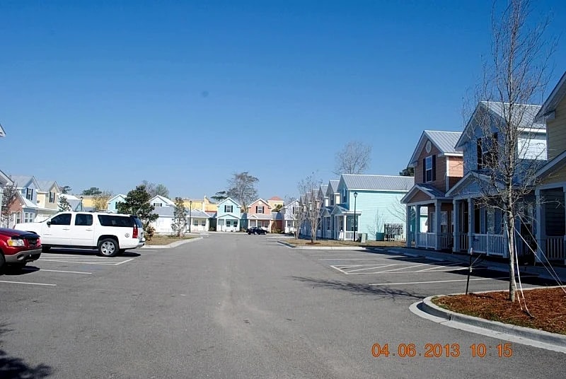 MRV13S, 2-bedroom cottage, 2 Blocks to the Beach! Free WIFI, Free Parking in Myrtle Beach, South Carolina, United States — photo 3