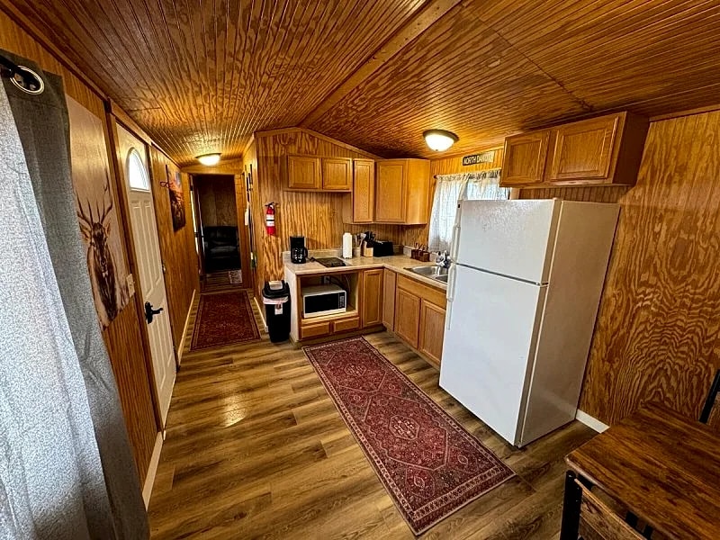 Elkhorn Cabin Summary in Belfield, North Dakota, United States — photo 4