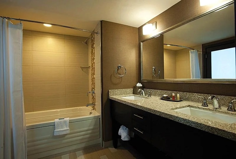 2BR/2BA Condo @ Oceanaire - Spectacular Views From Your Oceanfront Balcony! in Virginia Beach, Virginia, United States — photo 4