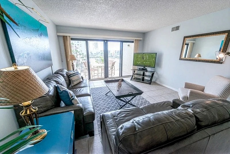 Amazing New Condo @ Top Resort! Beach/Ocean Views! in Cocoa Beach, Florida, United States — photo 4